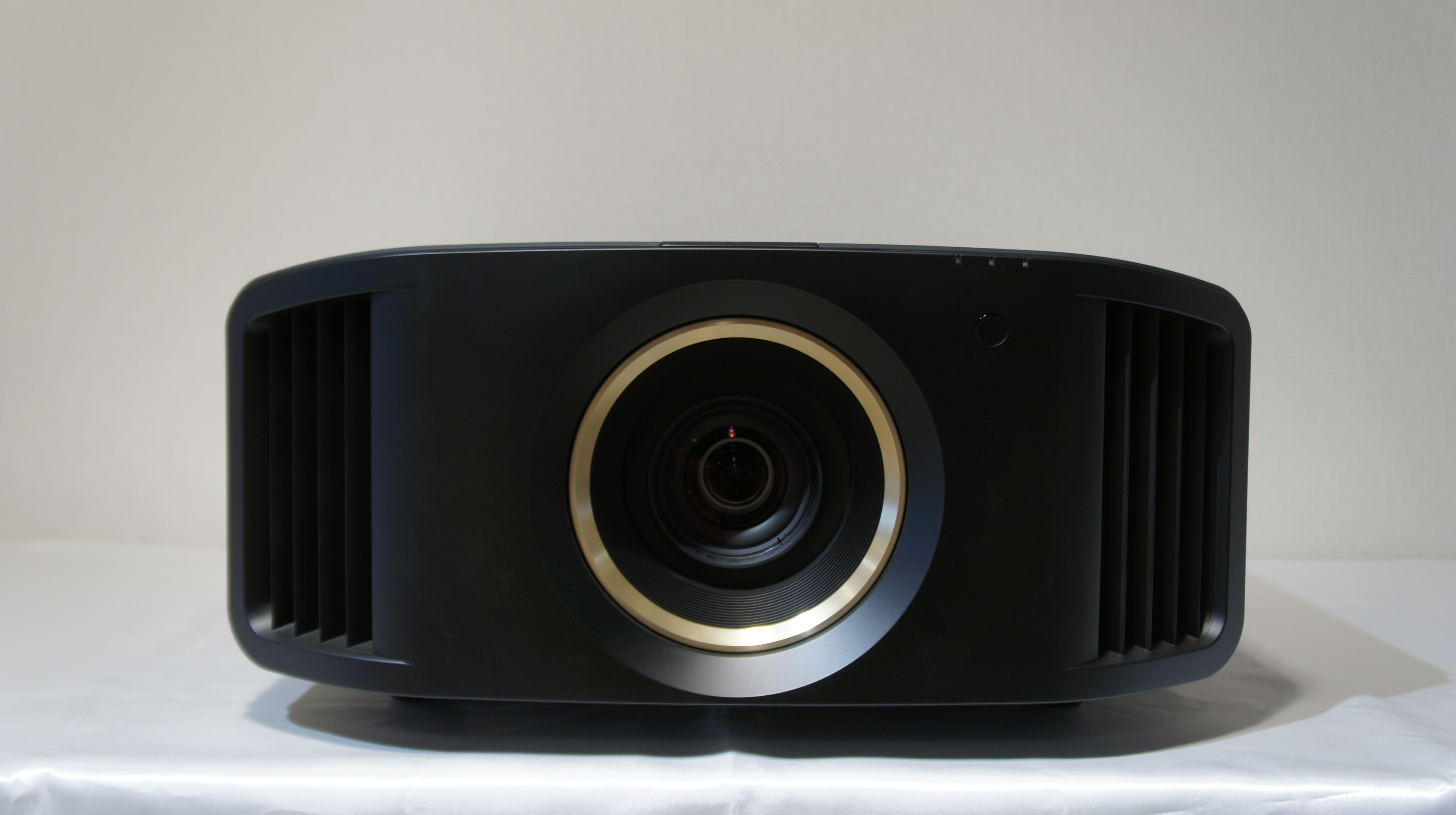 Victor ビクター DLA-V70R 展示品特価 プロジェクター さらに値下げ