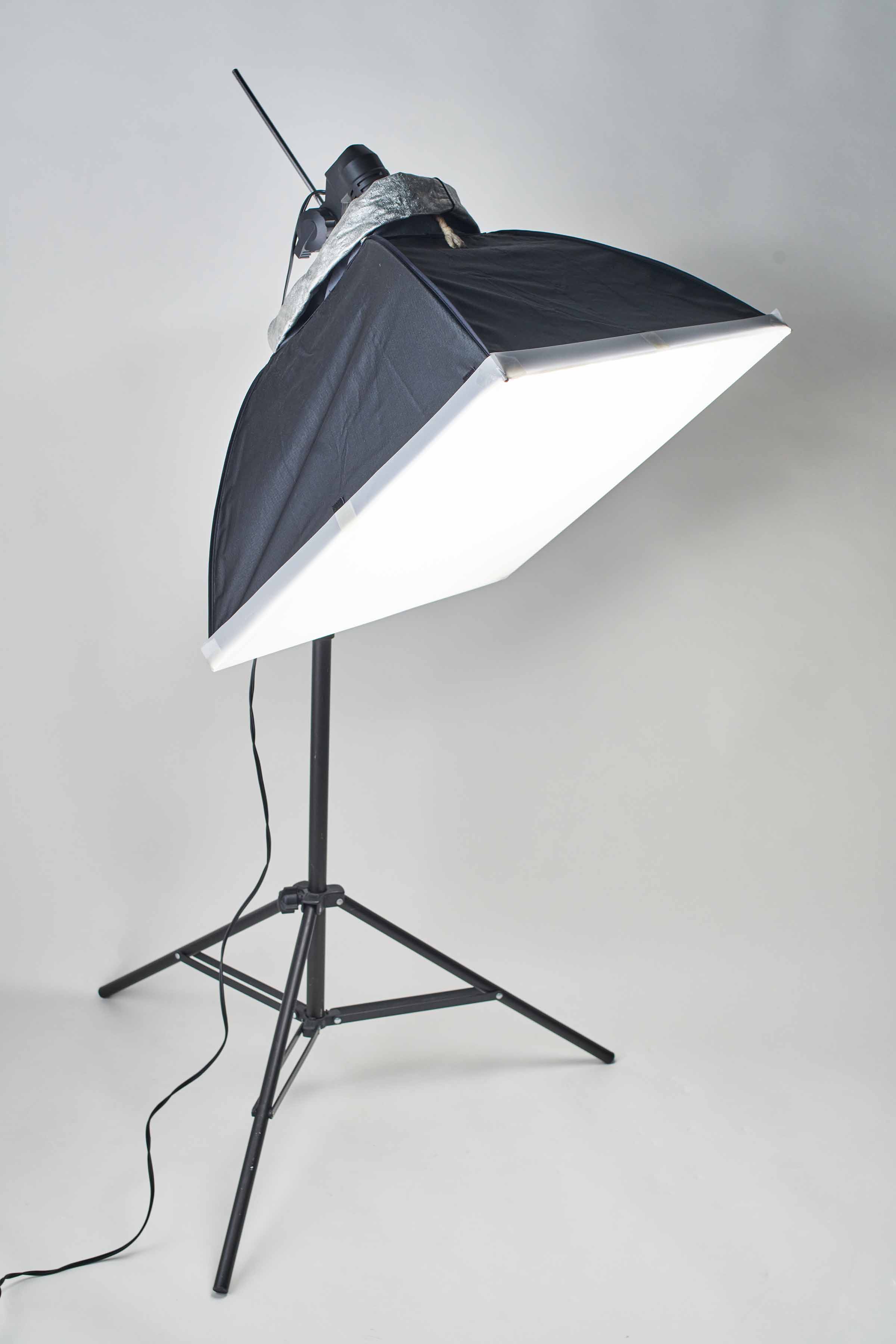 SD（写真電気工業）のソフトライトBOXに高演色LEDを突っこんでみた