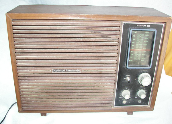 ナショナル パナソニック Model RE-780 木製キャビネット ラジオ 1972