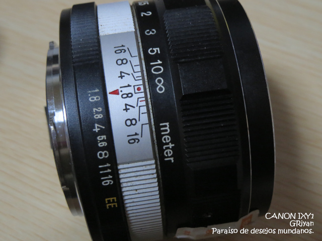 KONICA HEXANON 52mm F1.8 カビだらけでピント固着のジャンク品を