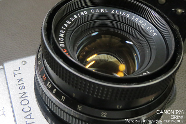 フィルムカメラの選び方】中判で手軽にカールツァイスを味わう方法