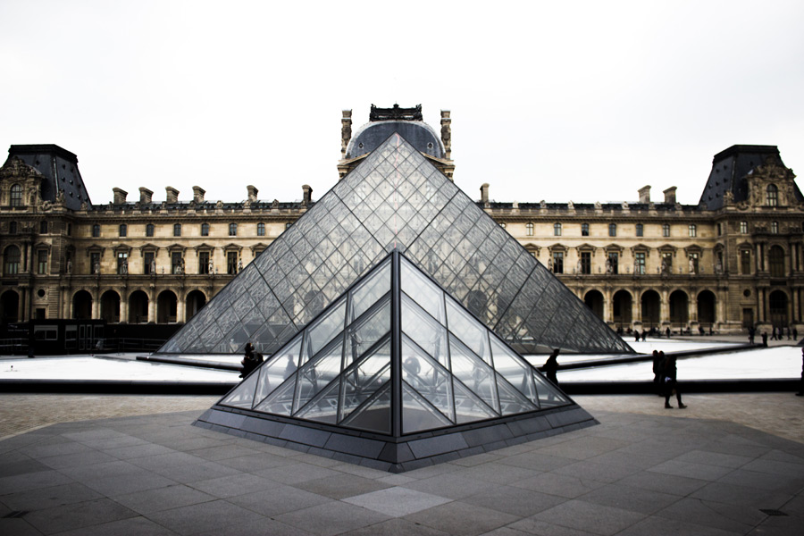 ルーヴル美術館 】フランスの国立美術館・有名作品のご紹介