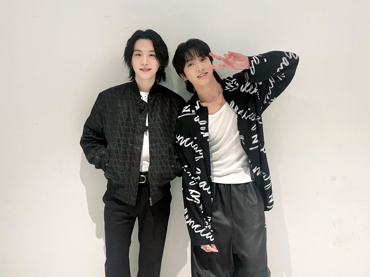 📸 PHOTOS] #SUGA with #Jin, #RM, #Jhope, #Jimin, #V & #Jungkook