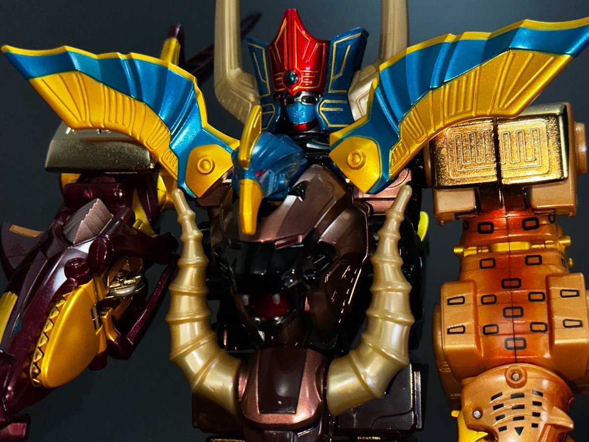 百獣合体DXガオゴッド。「百獣戦隊ガオレンジャー」古代の精霊王で