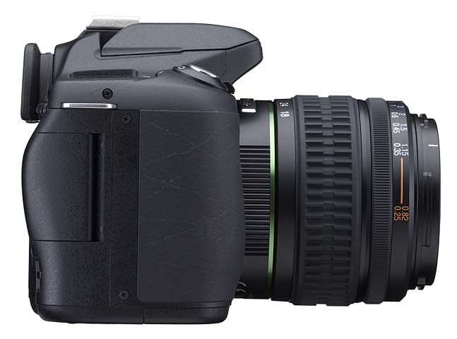 ペンタックス、実売10万円を切るデジタル一眼レフ「*ist Ds」