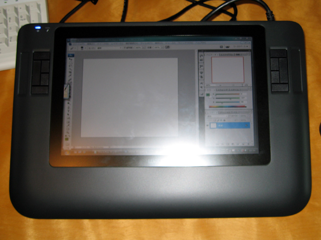 ワコム、プロ仕様の12.1型ワイド液晶ペンタブレット「Cintiq 12WX」