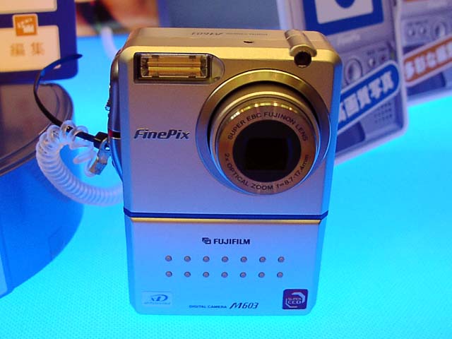 富士フイルム、VGA/30fps動画デジカメ「FinePix M603」