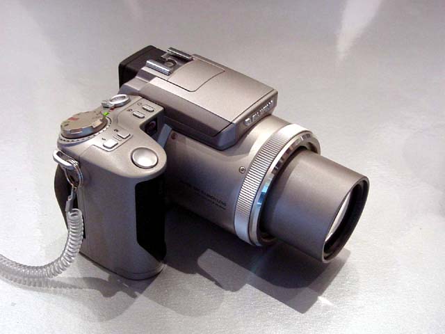 富士写真フイルム 「FinePix 4900Z」ファーストミニインプレッション