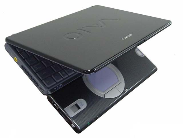 ソニー、直販専用の「VAIO SR9」ブラック光沢モデル