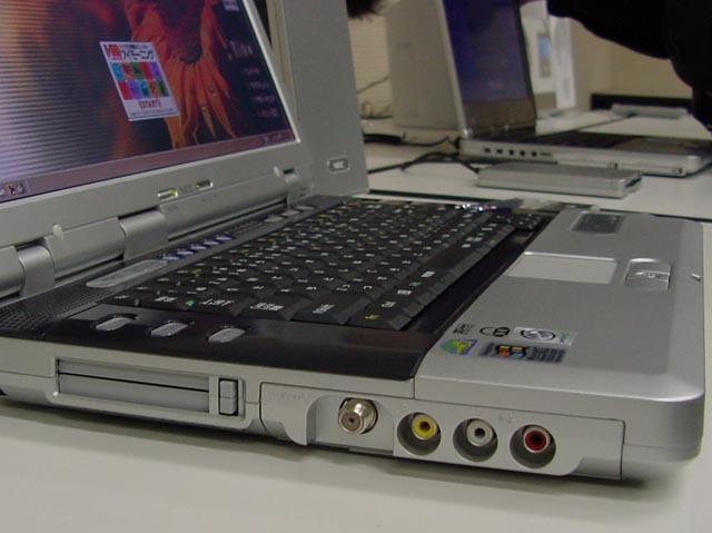 NEC、15.3インチWXGA液晶/60GB HDD搭載の新AVノート