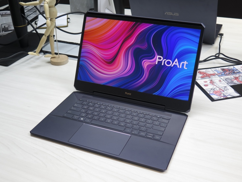 余裕の1万ドル超え。ASUS史上最高額ノート「ProArt StudioBook One