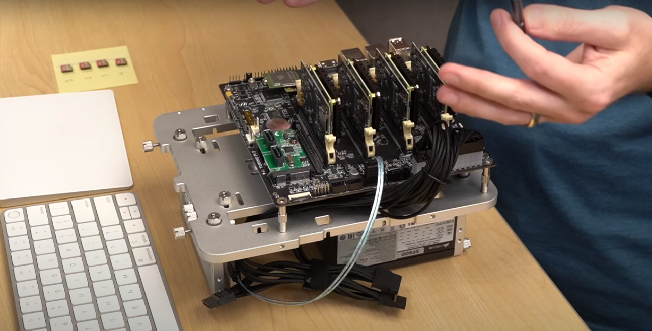 Raspberry Pi CM4を4枚、Mini-ITXに集約できるボード - PC Watch