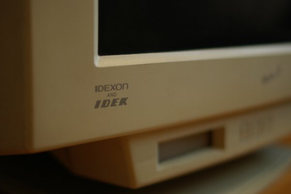 17インチCRT(ブラウン管)ディスプレイとのお別れ : るるた's weblog