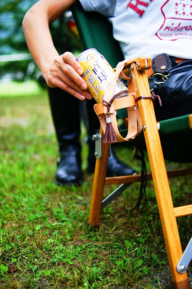 カーミットチェア用ドリンクホルダーをつくってさし上げた。 : BMW R80