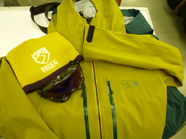 マウンテンハードウェアの冬用ハードシェル : 秀岳荘みんなのブログ！！