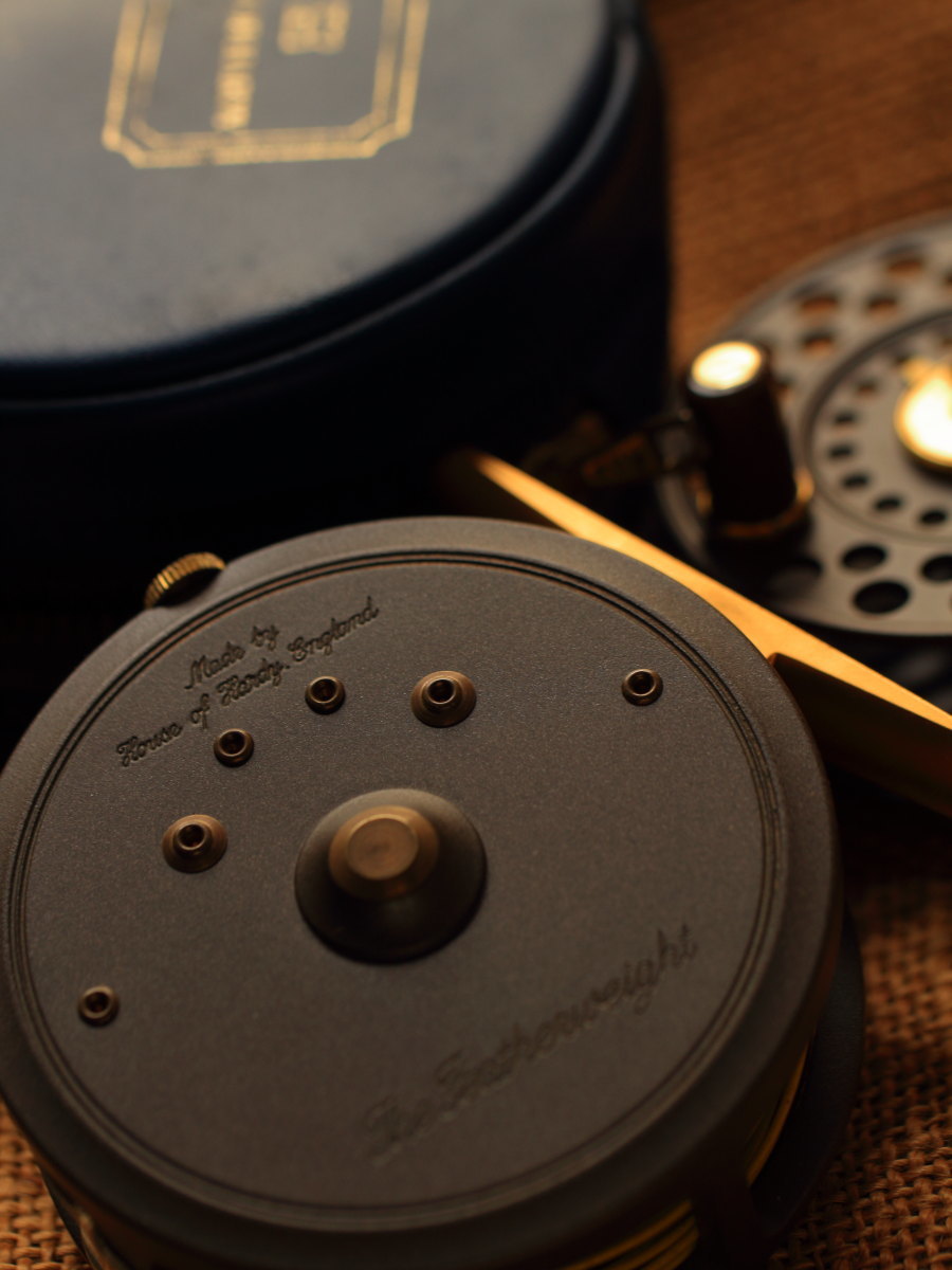 Hardy Golden Featherweight : terry's River Side Bar