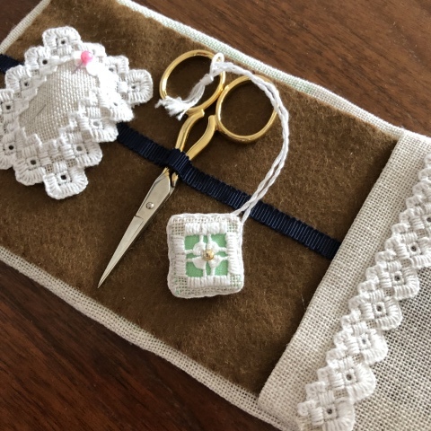 ハーダンガー刺繍のソーイングセット : きままに自由時間