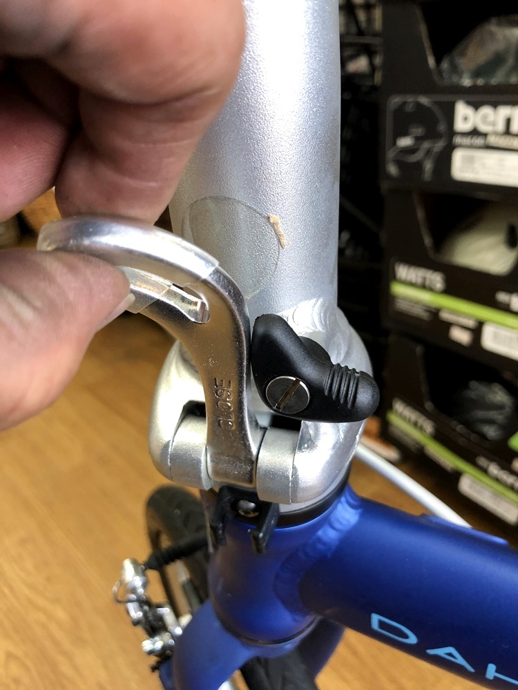 DAHON Dove Plus ハンドルポスト交換です。 : カルマックス タジマ