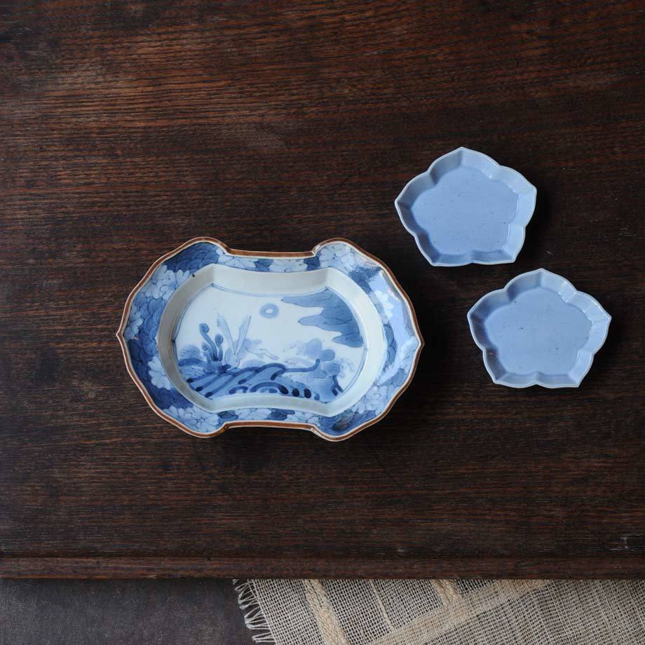 浜野まゆみさんの染付兎紋分銅形皿 : 暮らし用品便り