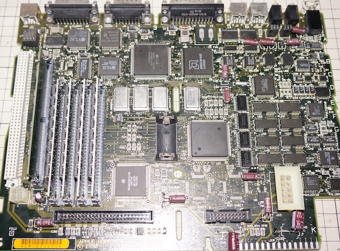 Macintosh IIsi コンデンサ交換。 : R/C 小型電動飛行機他諸々のNewsと