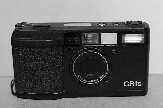 銀塩コンパクト・クラッシックス(6) RICOH GR1s/CONTAX Tvs : 【匠の