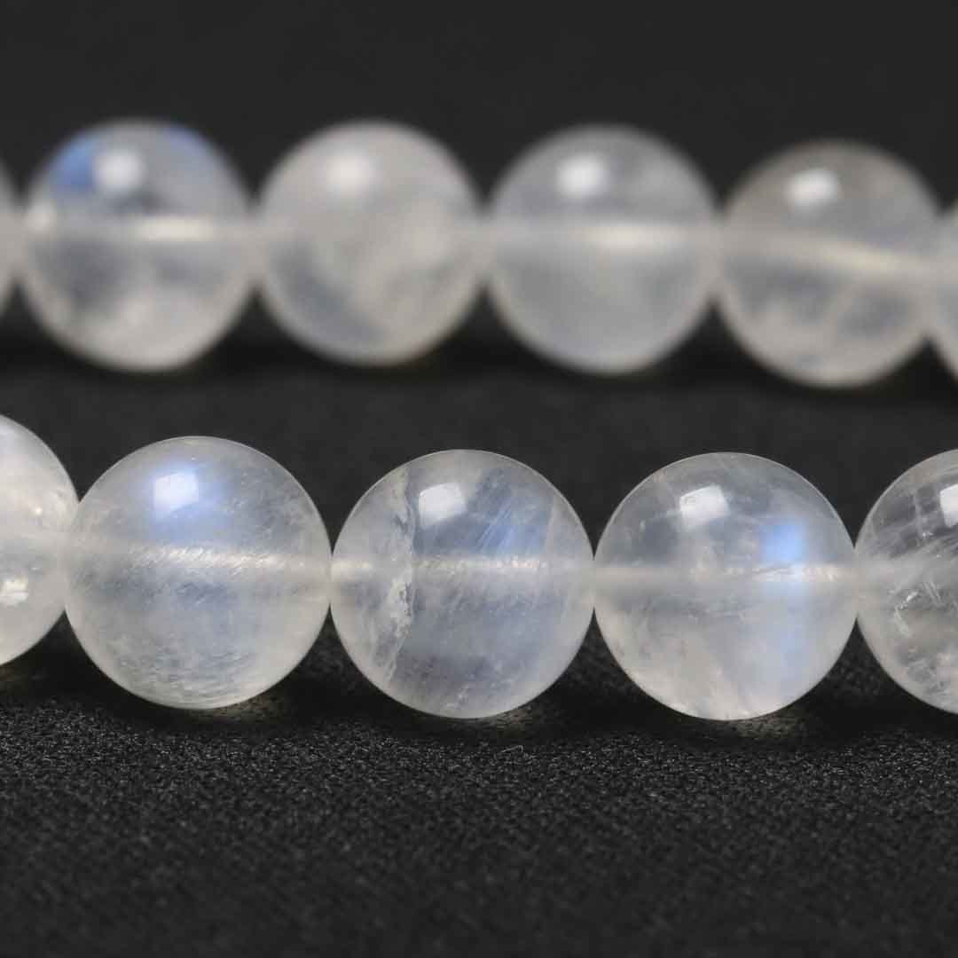 この見極めは永遠の課題です。ブルームーンストーンのブレスレット