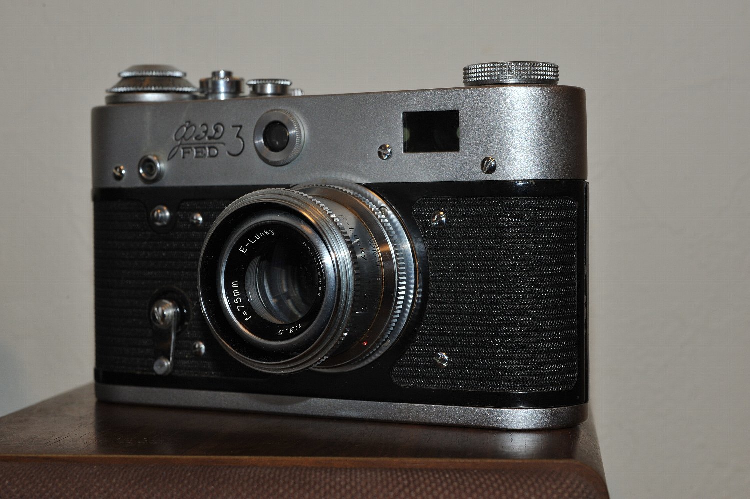 E-Lucky Anastigmat 75mm F3.5 美しいレンズ : nakajima akira's photobook