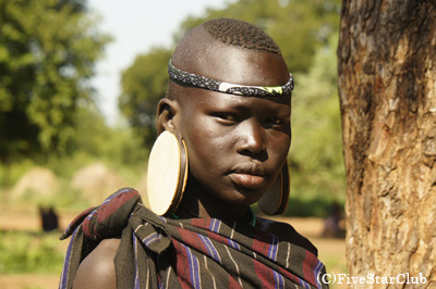 6日間エチオピアの秘境へ！☆お皿を口にはめる超ユニークなムルシ族と