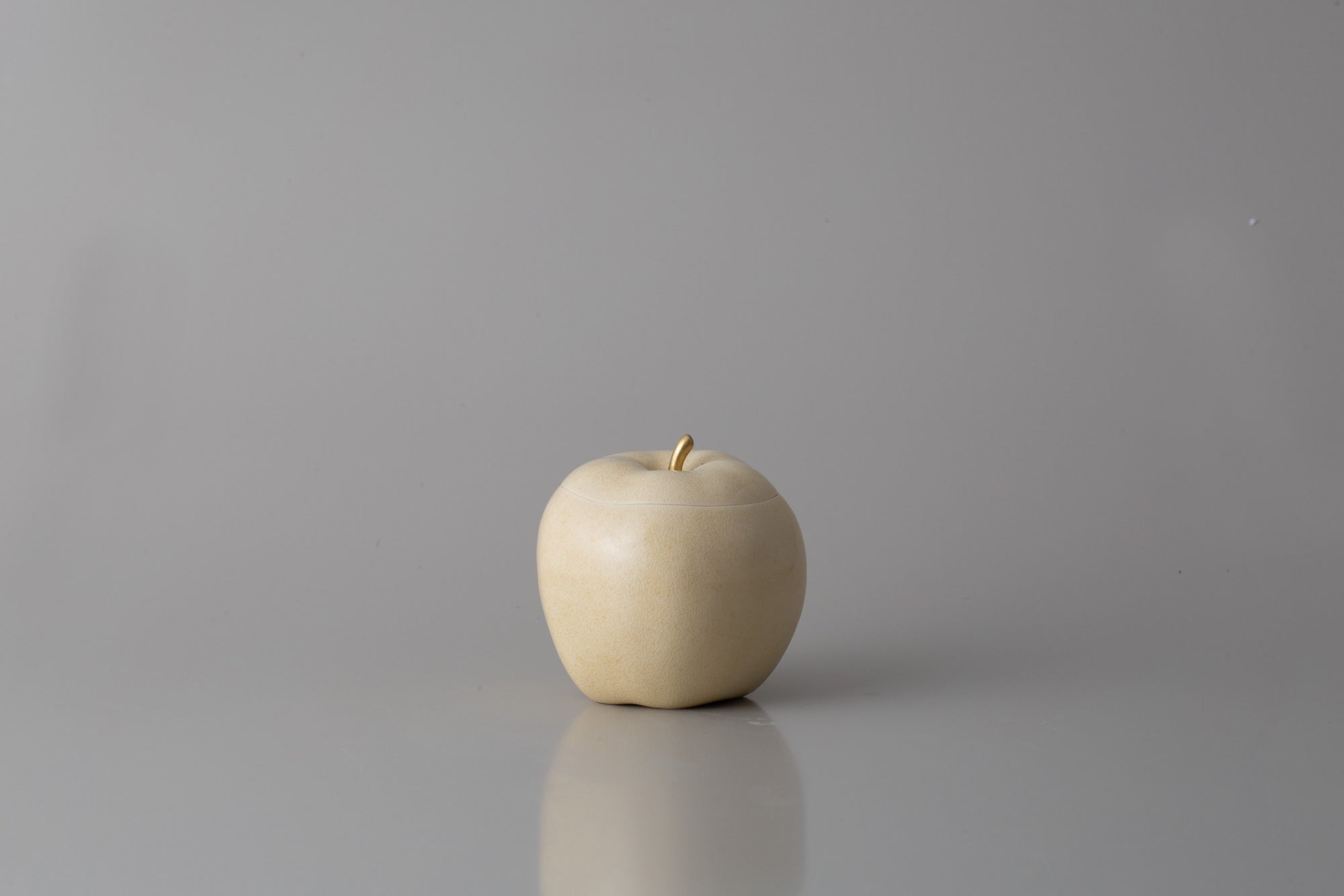 Apple – Playmountain