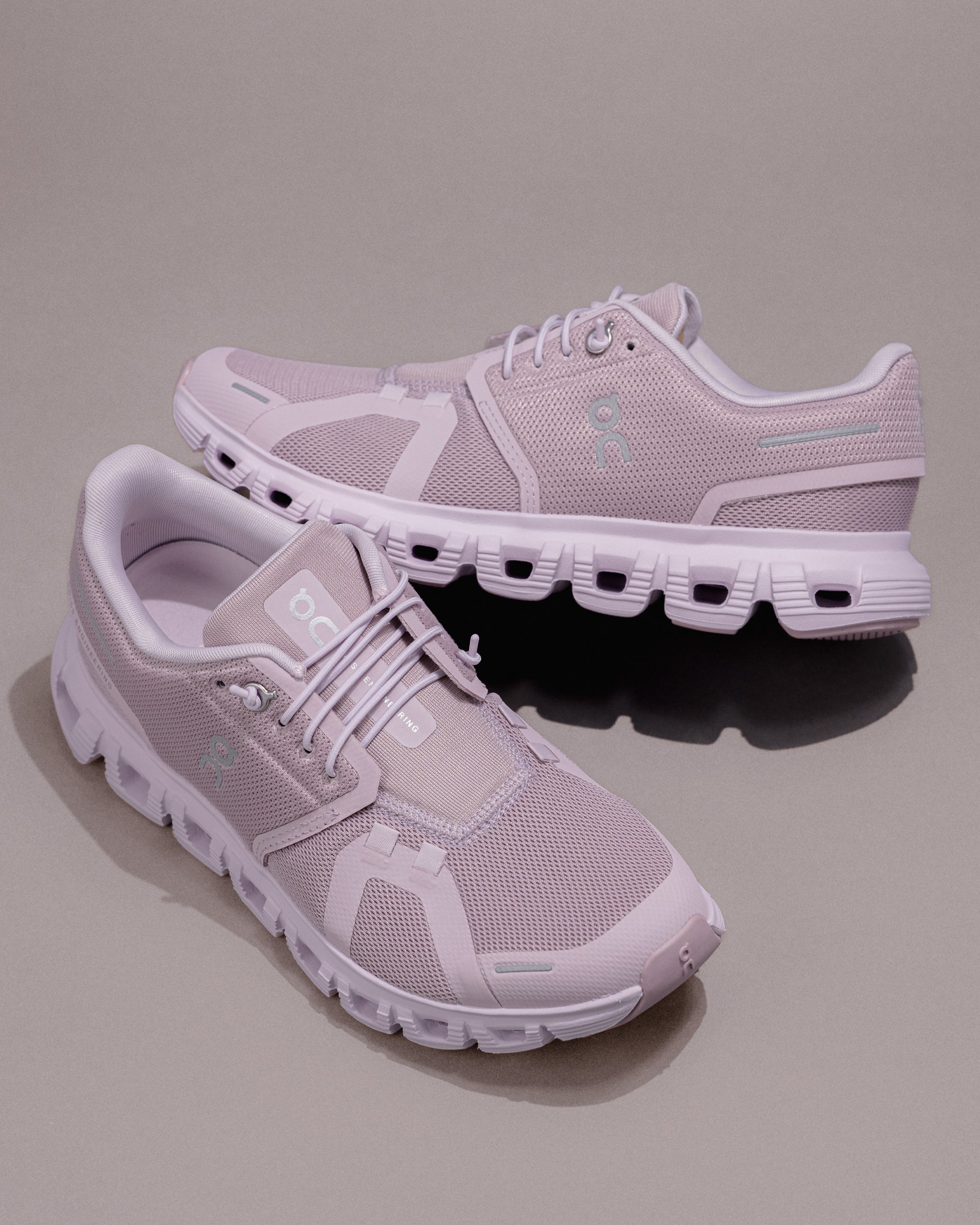 On Cloud 6 Women's Sneaker in Mauve Orchid – Lightweight Comfort