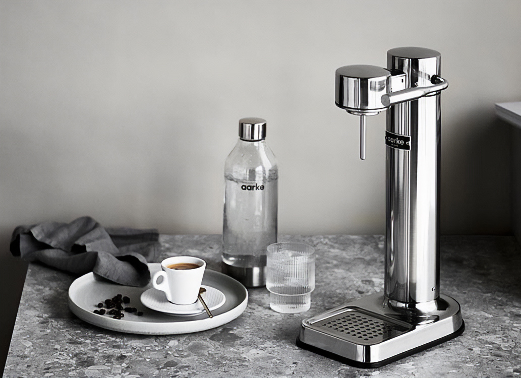 構造・デザイン・使い方すべてシンプルを極めた炭酸メーカー【aarke