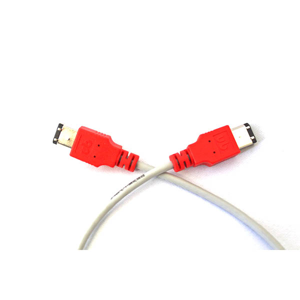 firewire（ファイヤーワイヤー）400用ケーブルはこれ、超高性能