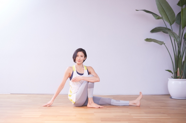 ベイクルーズ “旅先でのワークアウト”を提案！ヨガインストラクター