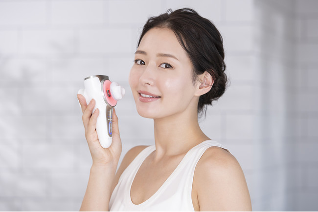 振動×美容」音波振動で表情筋にアプローチ！リフトケアも頭皮ケアも