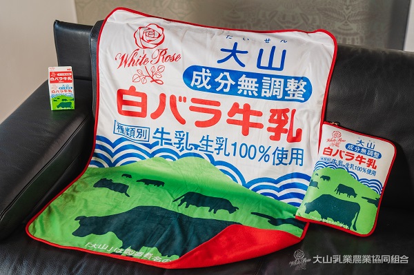 これは欲しい】白バラグッズ新商品”ブランケット”がヴィレヴァン