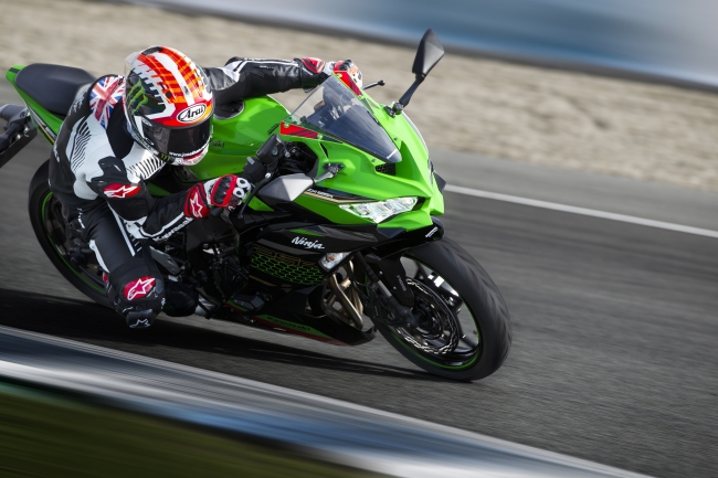 カワサキから、待望の250ccクラス四気筒モデル「Ninja ZX-25Rシリーズ