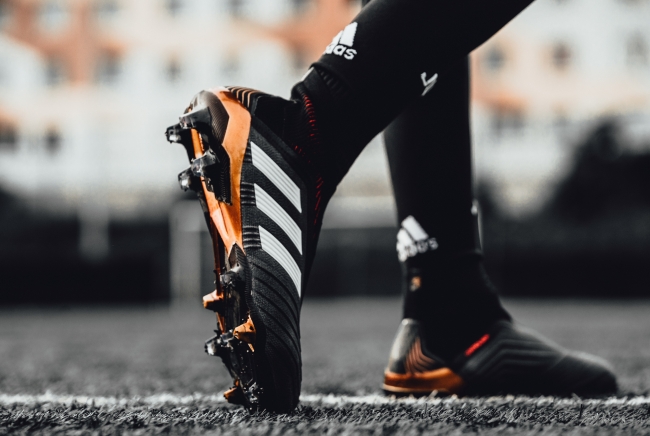 ゴールを生むためのコントロールスパイク”がアディダス独自の最新