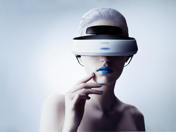 ソニーストア 名古屋・大阪】頭に装着して3Dで映画が見られる！ライブ