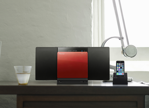 インテリアや模様替えに合わせて2色のパネルを着せ替えできるCD