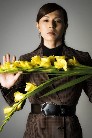 俳優・荒木宏文のデビュー15周年メモリアルフォトブック誕生！「紙の上