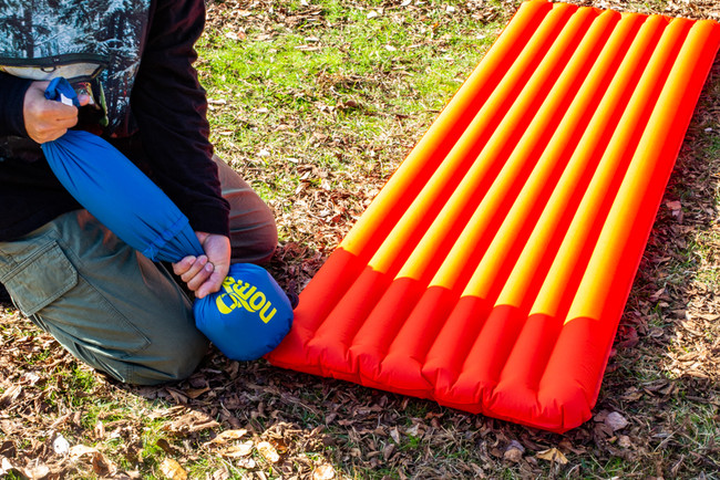 災害時にも活躍！】アウトドアブランドNANGAの超軽量ダウン寝袋