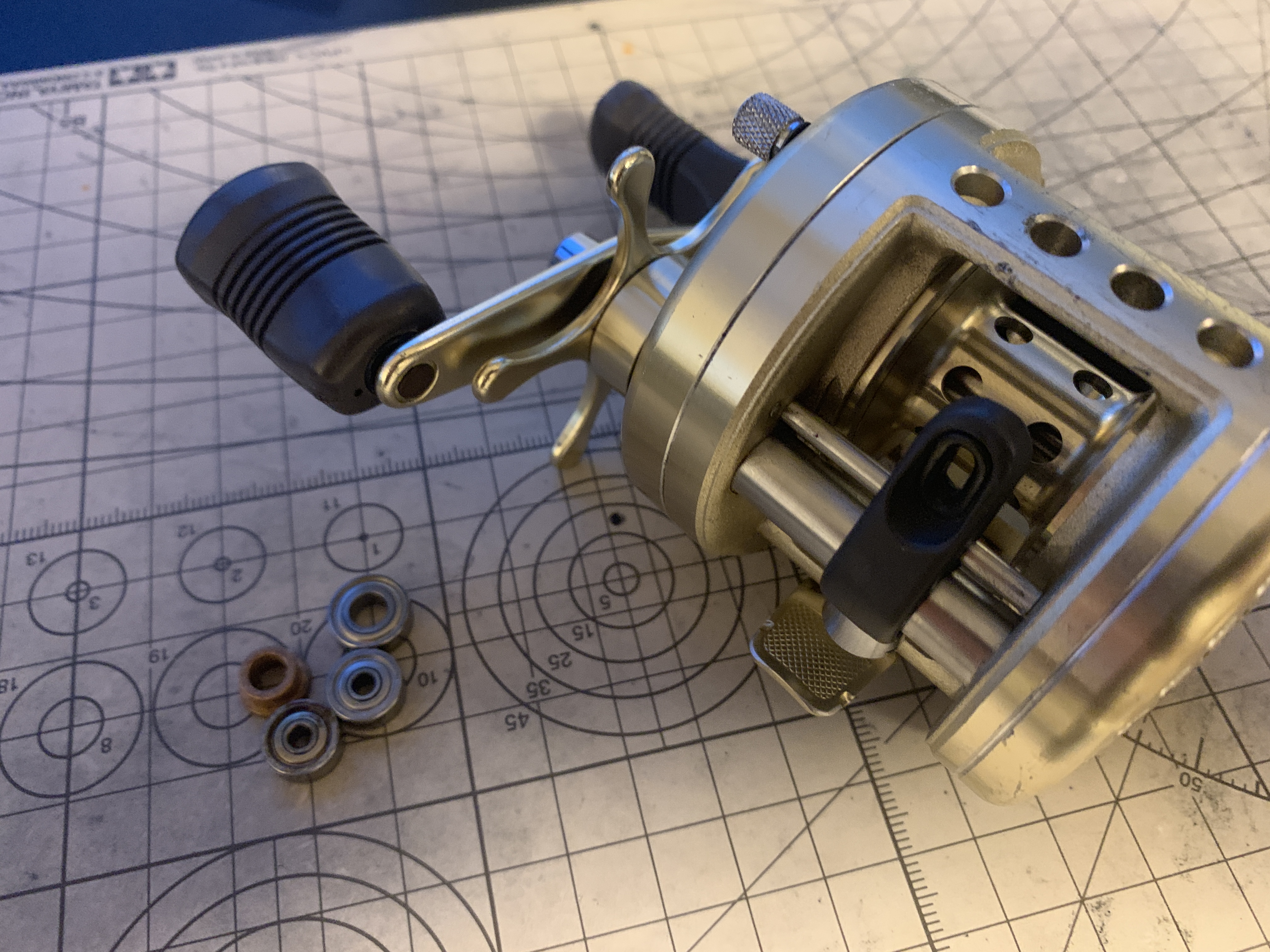 カルカッタ 200 XT オーバーホール＜スプールの回転が悪い＞ | シマノ