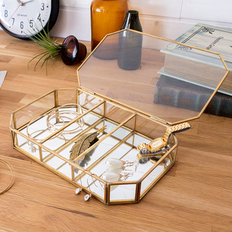 仕切り付き真鍮ガラスジュエリーボックス、ディスプレイ用にも映える