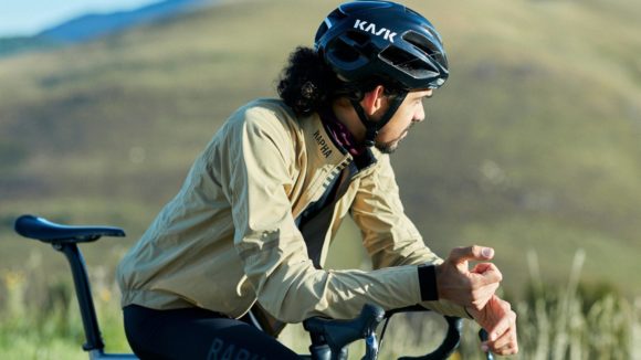 Rapha】PRO TEAM 「Race Cape」のレビュー | 理系な人の趣味ブログ