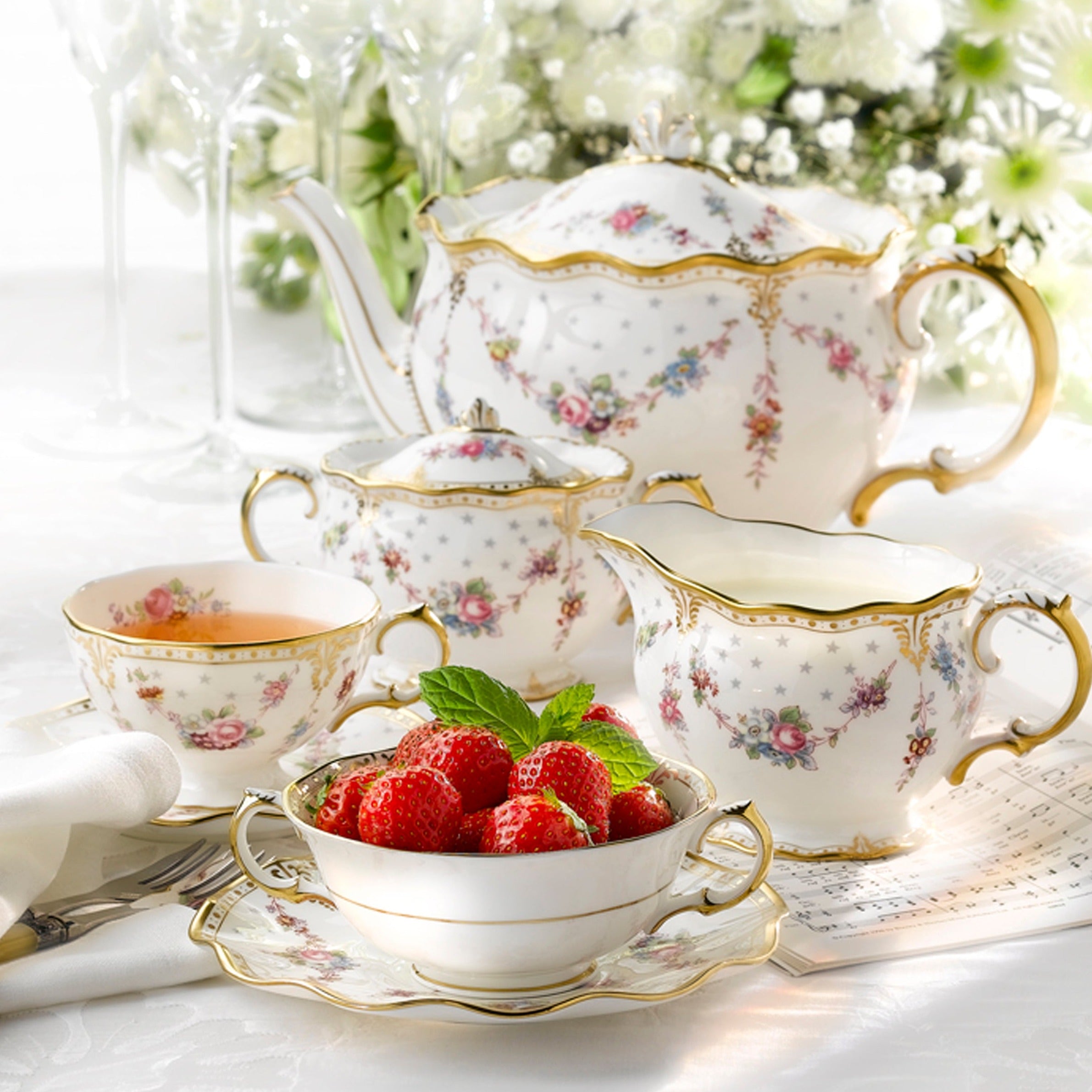 ロイヤルアントワネット ティーポット (595-1535ml) – ロイヤル