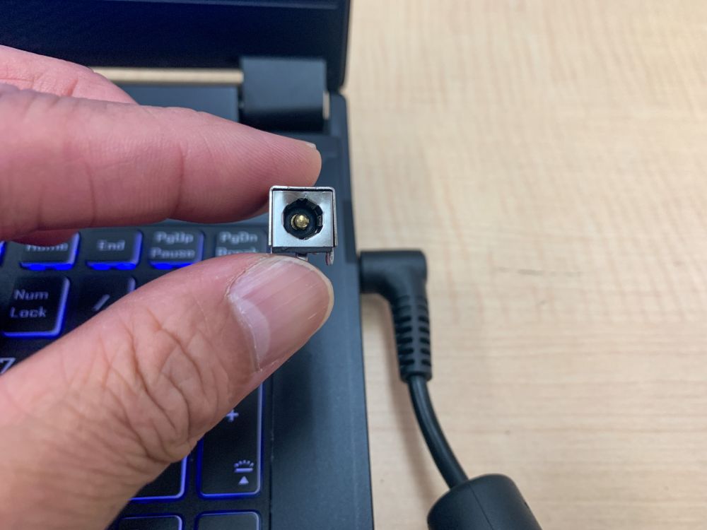 マウスコンピューター ACアダプタの差込口の故障 修理しました