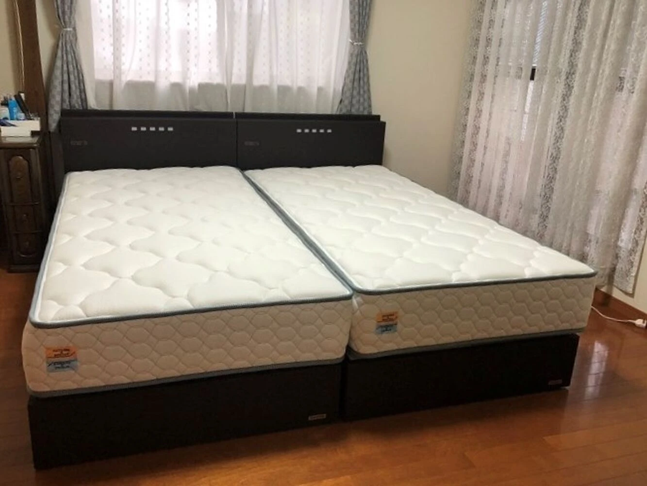 納品事例 ツインベッド フレームLK-01C マットレスSH-ASE500 フランス