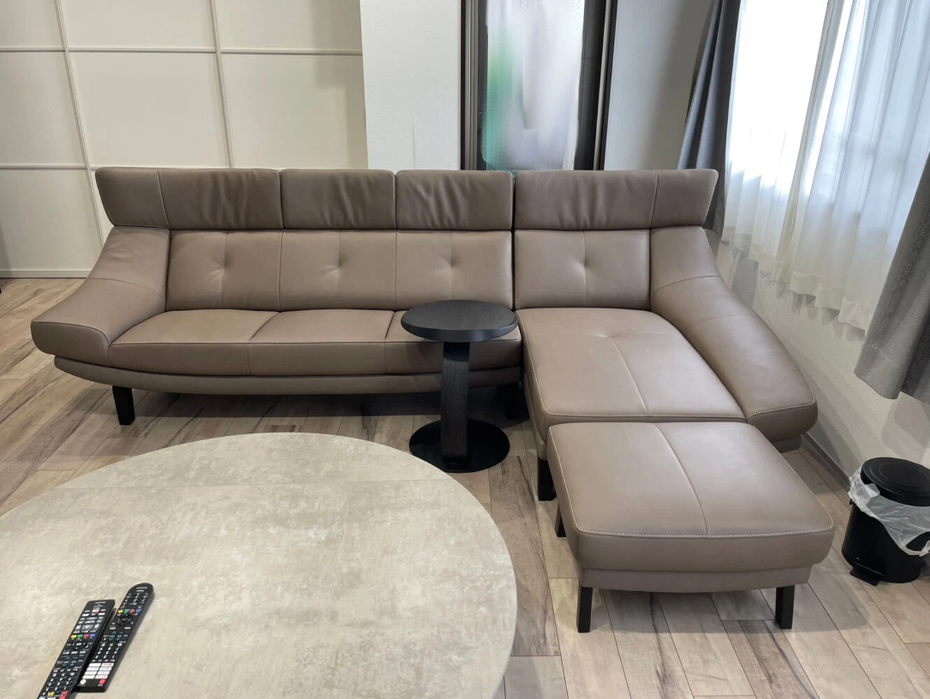 納品事例：シェーズロングソファ、ZU46モデル、カリモク家具 | ブログ