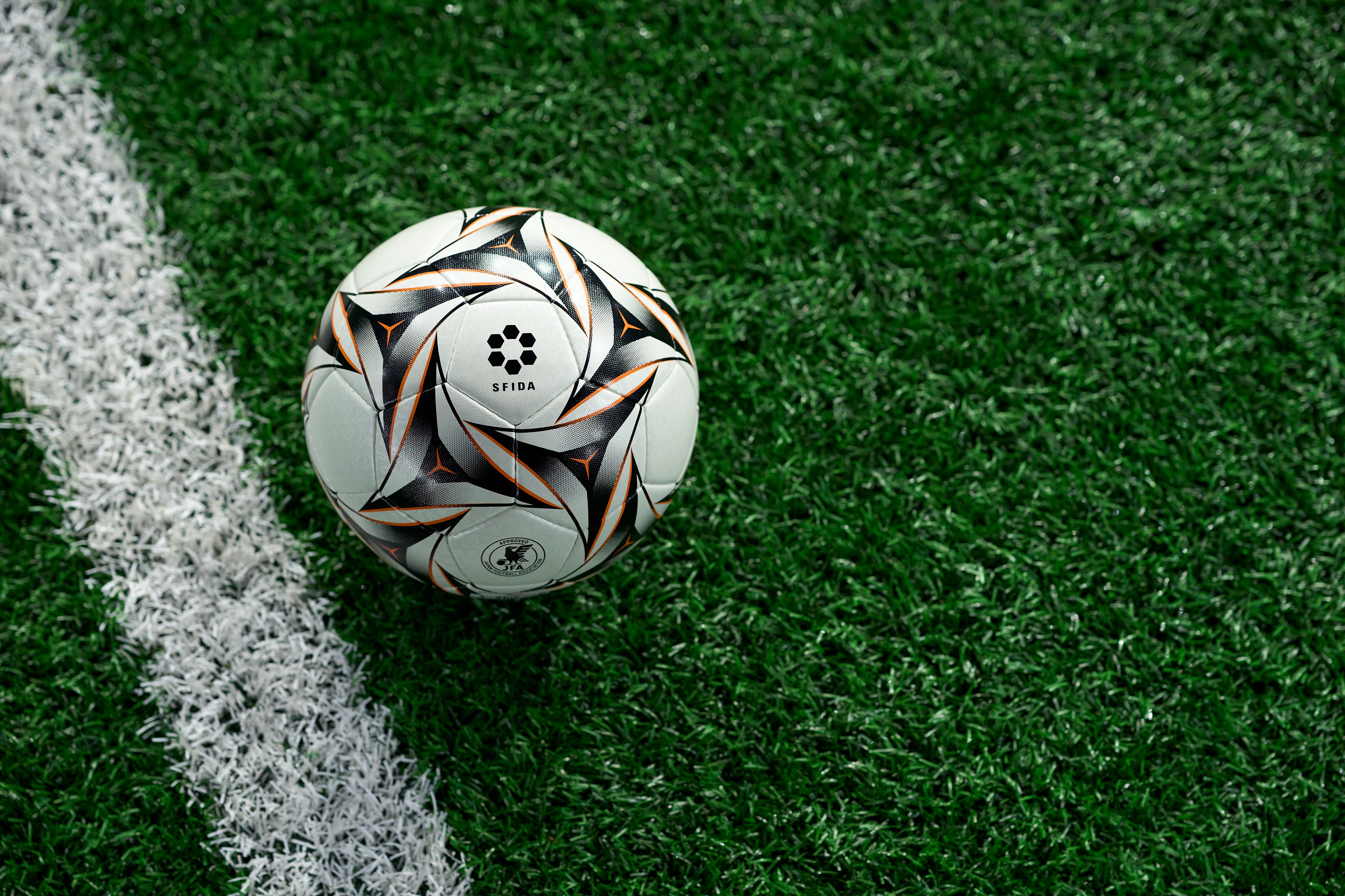 サッカーボール】SUPER THERMO SB-25ST01 5号｜sfida Online Store