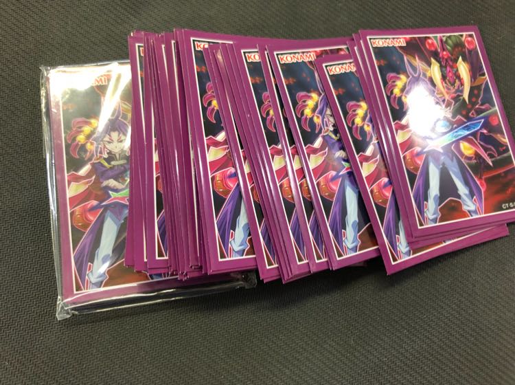 遊戯王 ユーリ スターヴヴェノムフュージョンドラゴン スリーブ40枚